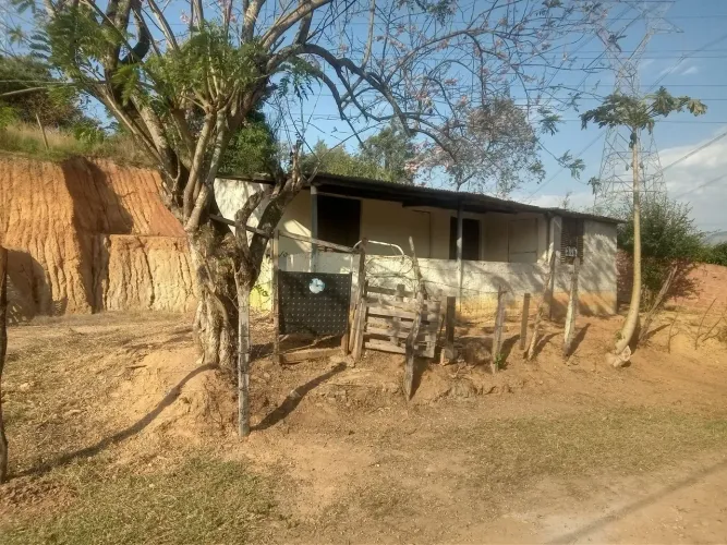 Vendo casa para quem quer sossego,vila Americana queimados