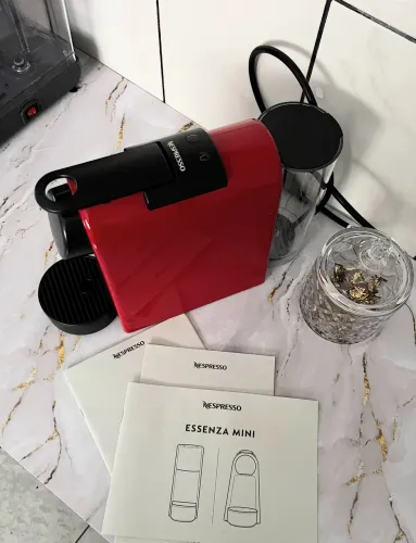 Nespresso Essenza (modelo D30)