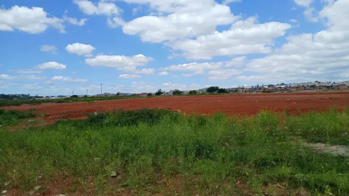 Área 40.000 m² próximo do Aeroporto