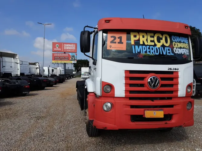 Volkswagen 26.280 E Constel. 6x4 2p (diesel)(E5) 2020/2021 Vamos Seminovos Caçapava