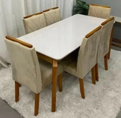 Mesa de jantar de 6 cadeiras.