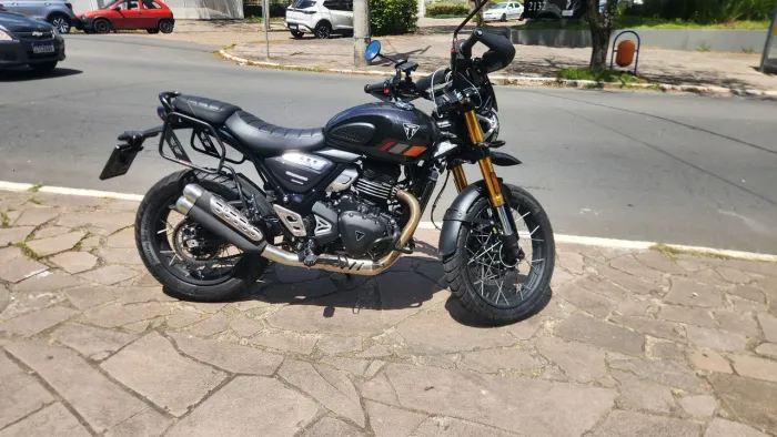 Triumph scrambler 400xc