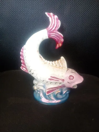Carpa antiga anos 50 porcelana 
