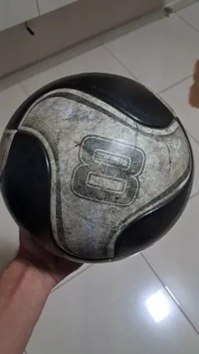 Bola