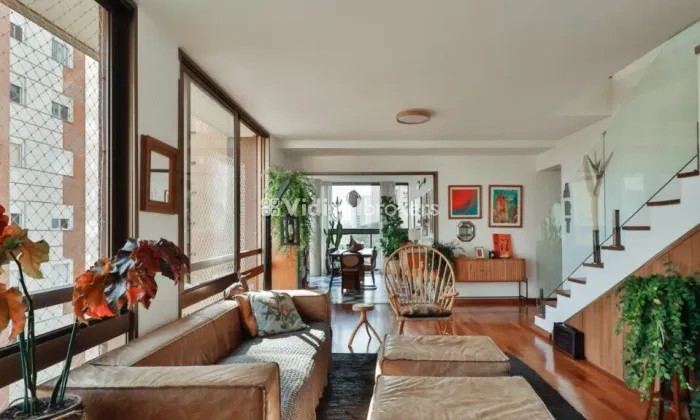 Cobertura na Vila Madalena | 212 m² | 3 Dormitórios | 4 Vagas | Condomínio Completo