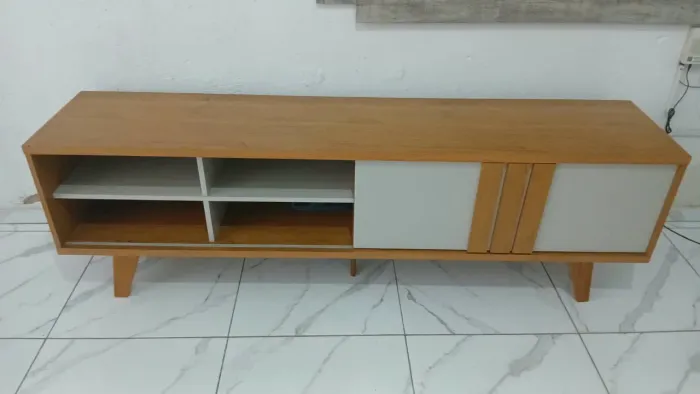 Vendo raquer de sala pra televisão