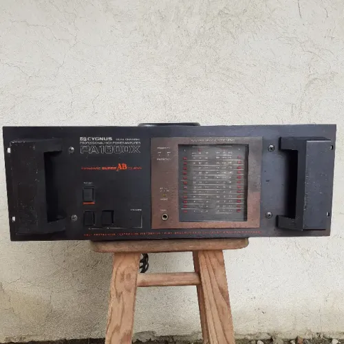 amplificador potencia cygnus 1800x troco p outros modelo de PA