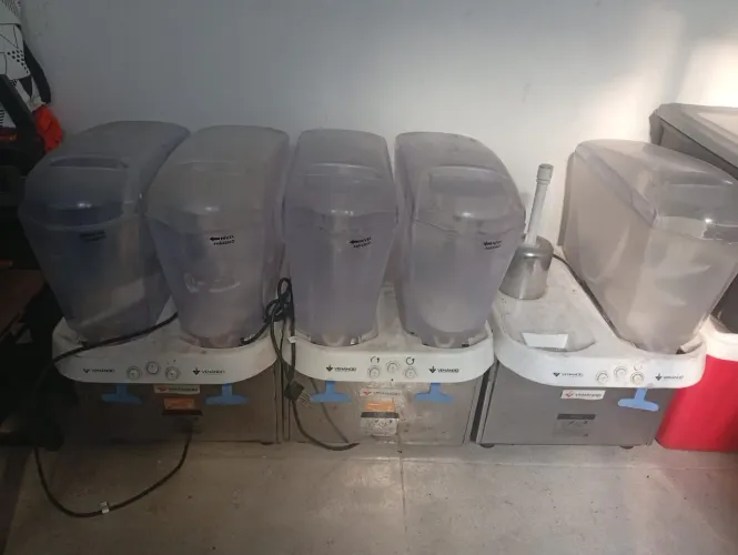 refresqueira industrial dupla da marca Venâncio (modelo RV216)