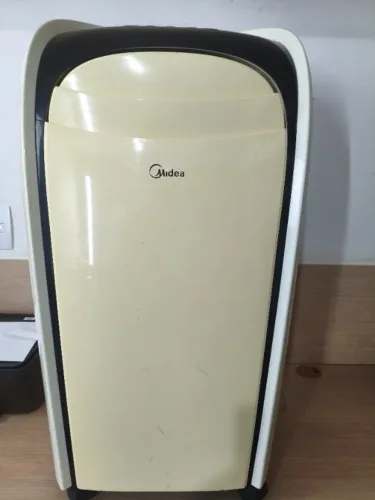 Ar condicionado portátil MIDEA 10500 Btus 220V (usado) 