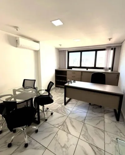 Sala Comercial Mobiliada no Centro de Curitiba | Green Center Office | Estrutura Completa