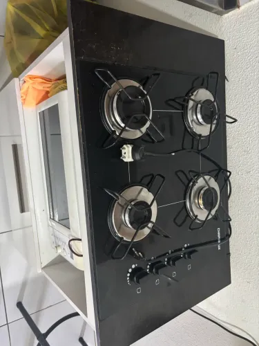 Cooktop e armário 
