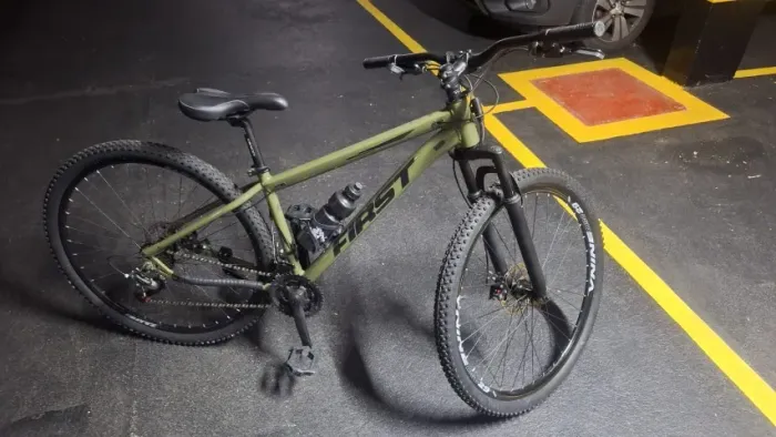 Bicicleta First Aro 29 Alumínio 21 Marchas Freio a Disco 