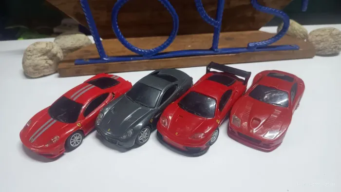 Carrinho Ferrari da coleção Shell(vendo por unidade)