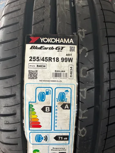 KIT 4-PNEU YOKOHAMA BLUEARTH GT AE51 255/45 R18 99W