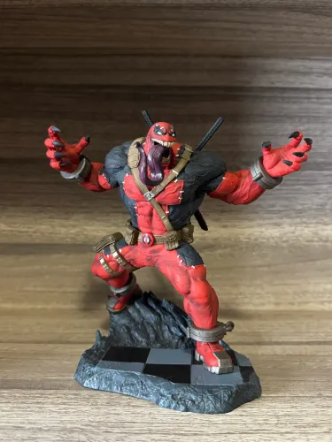 Venompool - PCS - Escala 1:10 Deadpool