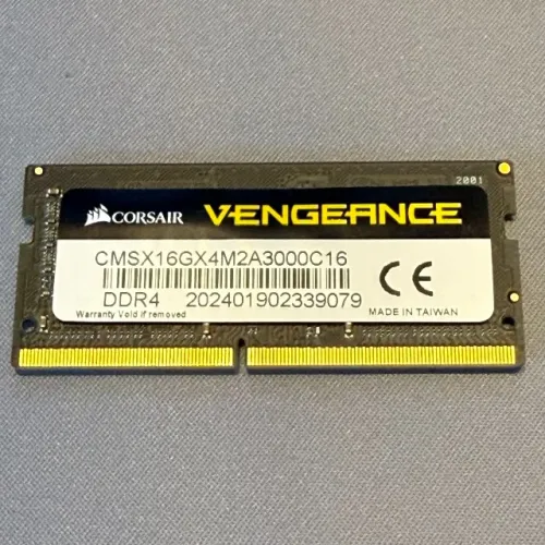 Memória RAM Notebook 16 GB (2x8 GB) DDR4 - Corsair/Kingston