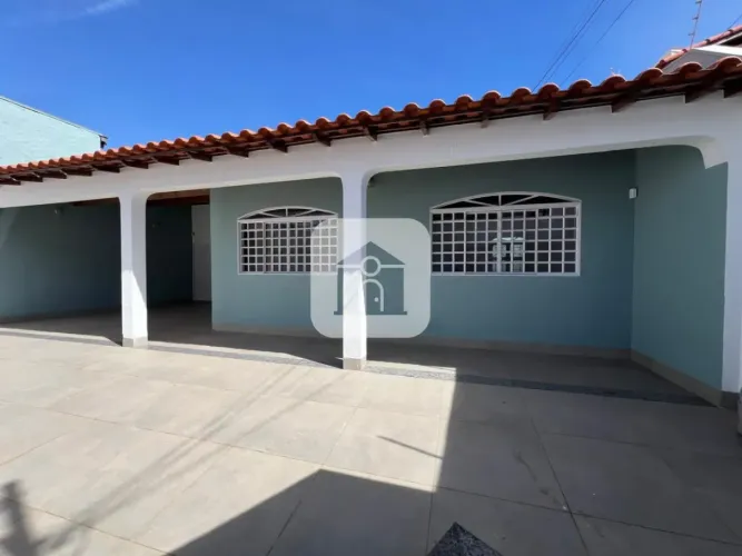 Casa para venda no bairro Santa Mônica
