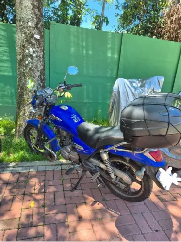 Vendo Chopper road, manutenção e doc em dia.