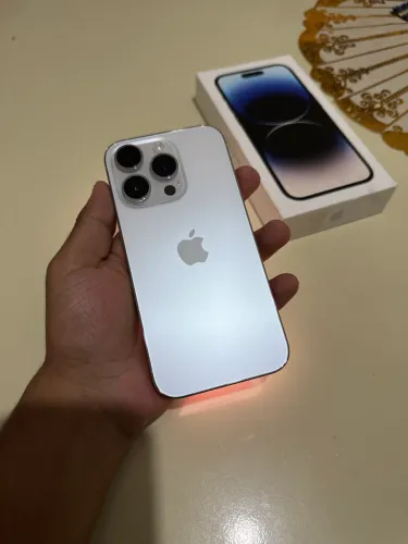 iPhone 14 Pro 128GB pequeno detalhe