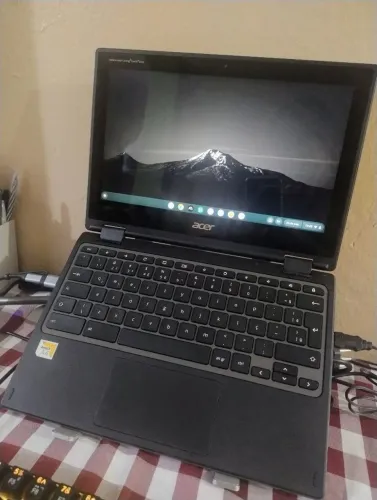Vendo uma notebook Chromebook Acer seni novo