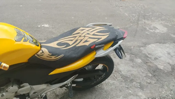 Moto CB 300