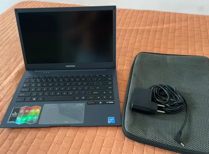 Notebook Positivo Motion Plus Q464B 4GB RAM 64GB + Capa e Carregador| ótimo estado