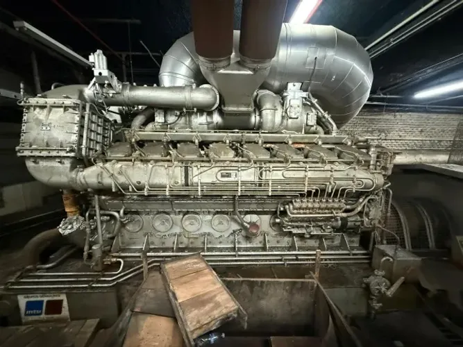 VENDO 3 GRUPOS GERADORES DE ENERGIA MTU DE 2500 KVA
