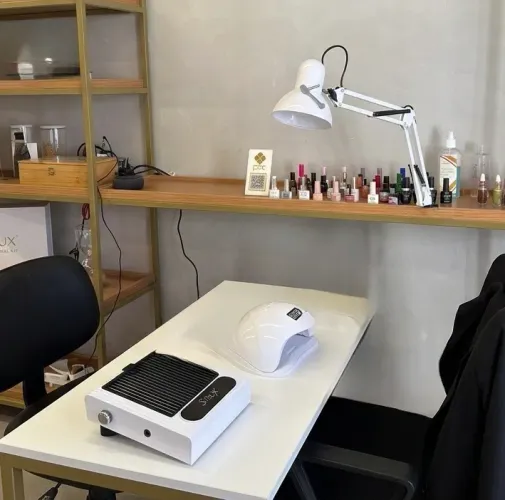 Kit manicure (luminária, sugador, cabine)