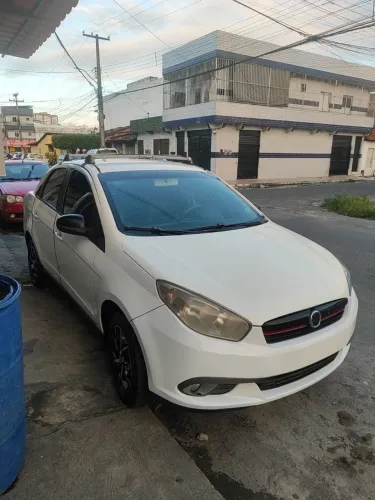 Fiat Grand Siena Tetrafuel 1.4 EVO F. Flex 8V 2013