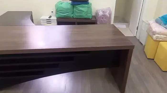 Mesa de Escritório Executiva em Madeira - Excelente Estrutura