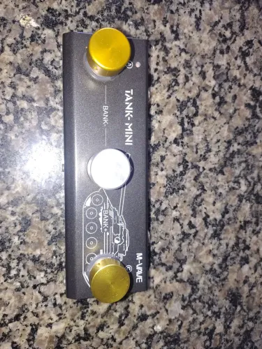 Tank mini em excelente estado de conservação