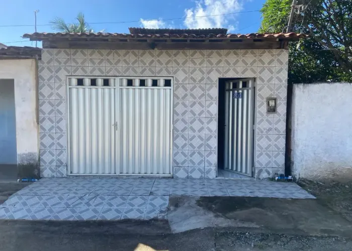 CASA NO VILA LUIZÃO