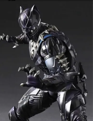 Pantera Negra Play Arts Kai Action Figure