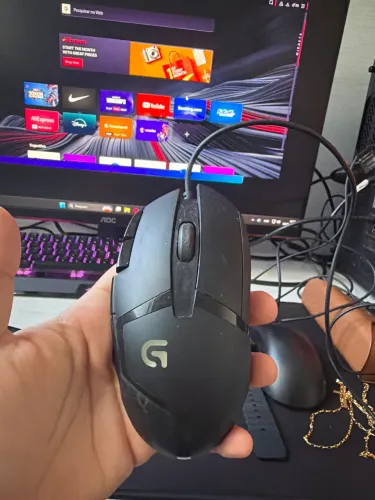 Mouse gamer logitech g402