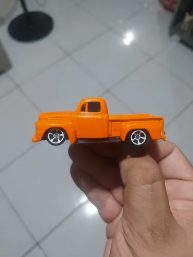Maisto 48 Ford F-1 Pickup laranja