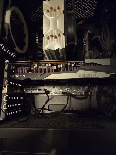 Placa de Vídeo Gigabyte RX 7600 8GB