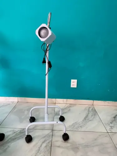 COLPOSCÓPIO GINECOLÓGICO