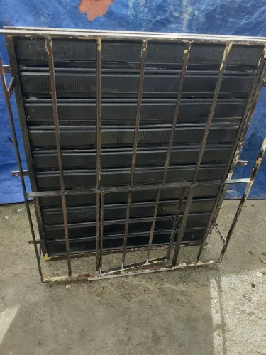 Grade de proteção com porta e grade 