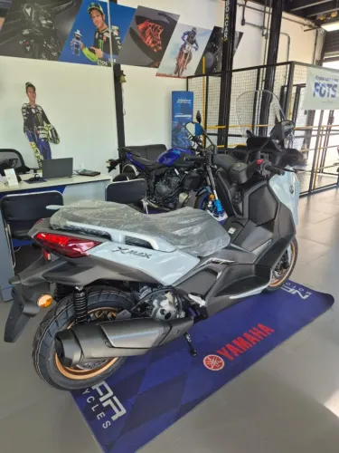 Nova Yamaha XMAX 300 ABS CONNECTED - 2026 A*