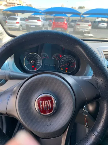 Fiat Grand Siena Essence 1.6 Flex 16V 2013