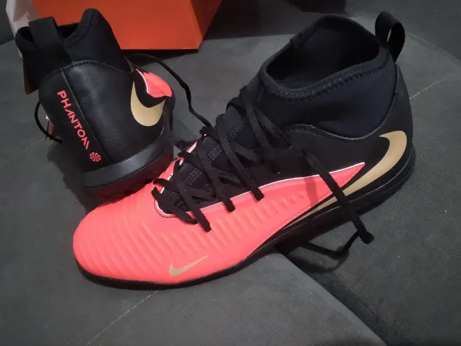 Chuteira Society Nike Phantom 6 Club High