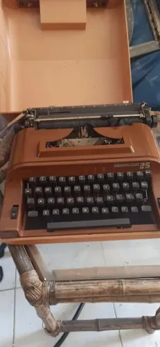 Datilografo de escrever antiga