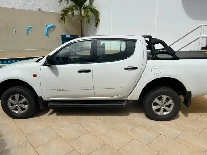 Mitsubishi L200 Triton GLS 3.2 CD TB Int.diesel MEC 2012