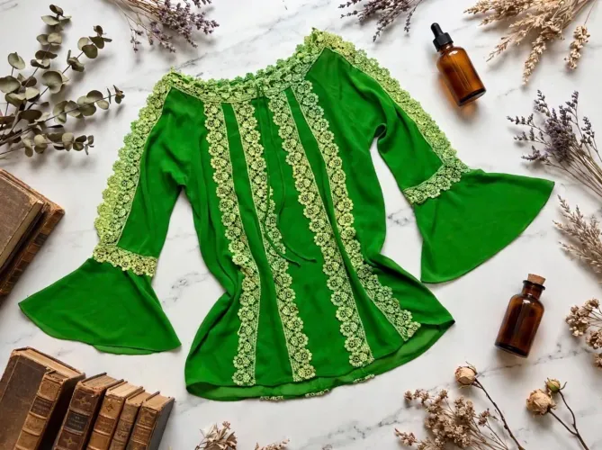 ? BLUSA FAVEN VERDE COM GUIPIR TAM PP - VESTE 36/38  Marca FAVEN original Verde esmeralda 