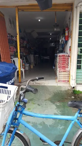 Vendo loja completa, aceito carro na troca como entrada 
