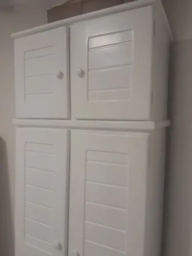 Quarto completo guarda roupa de duas portas e duas camas ja com colchao