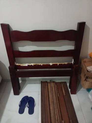 Cama Solteiro sem colchão completa com parafusos e etc