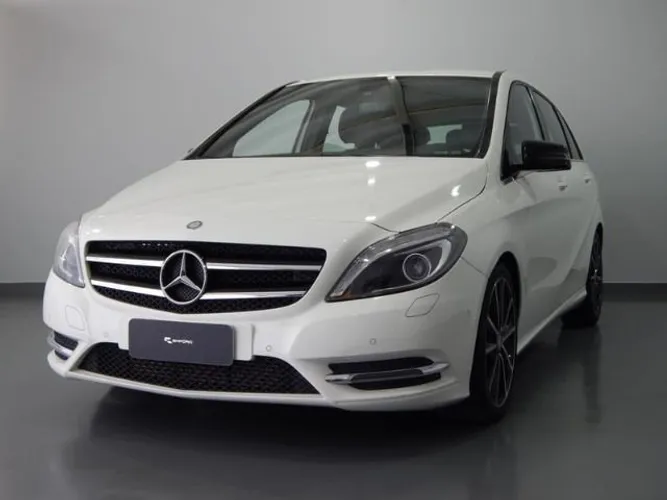 Mercedes benz B 200 somenete retirada de peças