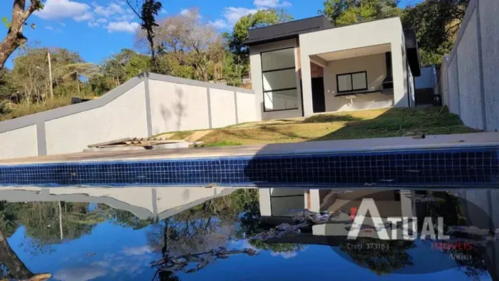 Casa á venda, com piscina em Terra Preta - Mairiporã/SP