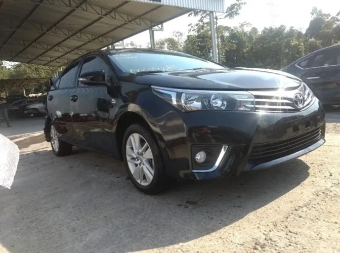 Toyota Corolla 1.8 2015 Capo Para-choque Airbag Lanterna Motor Porta Sucata